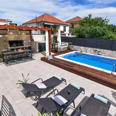 Chalet Casa Teuta With Pool *